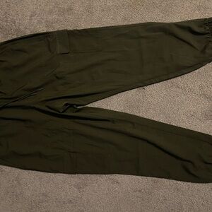 Old Navy Olive Green Women's Cargo Capris